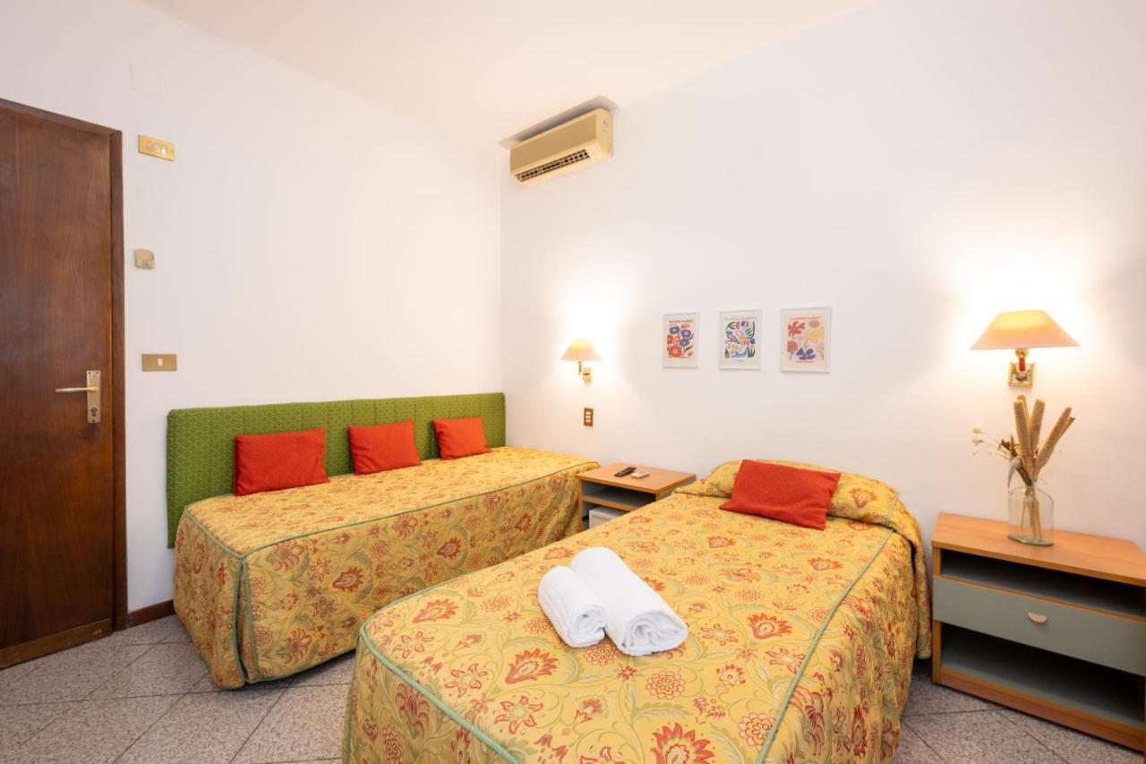 Camelia Rooms Venice Guesthouse Местре Экстерьер фото