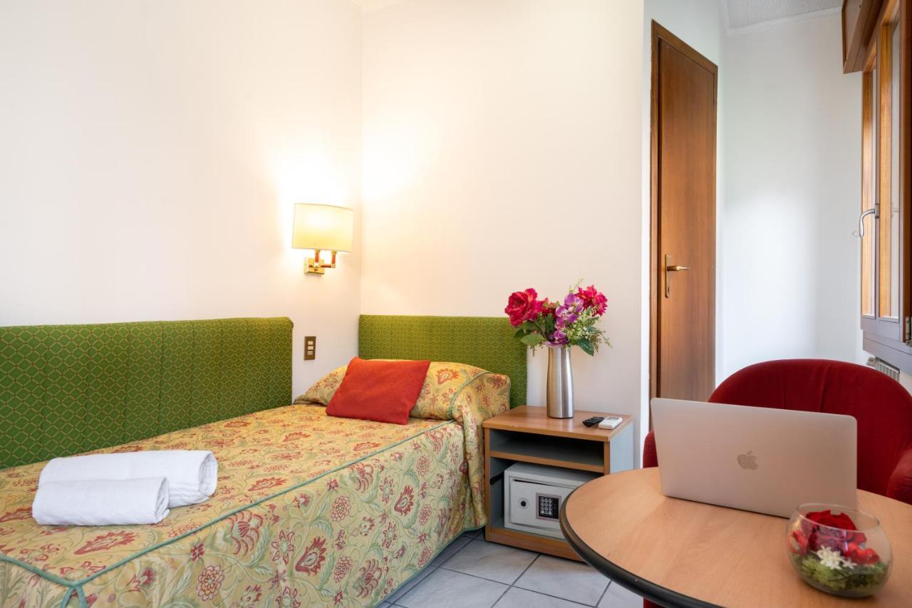 Camelia Rooms Venice Guesthouse Местре Экстерьер фото