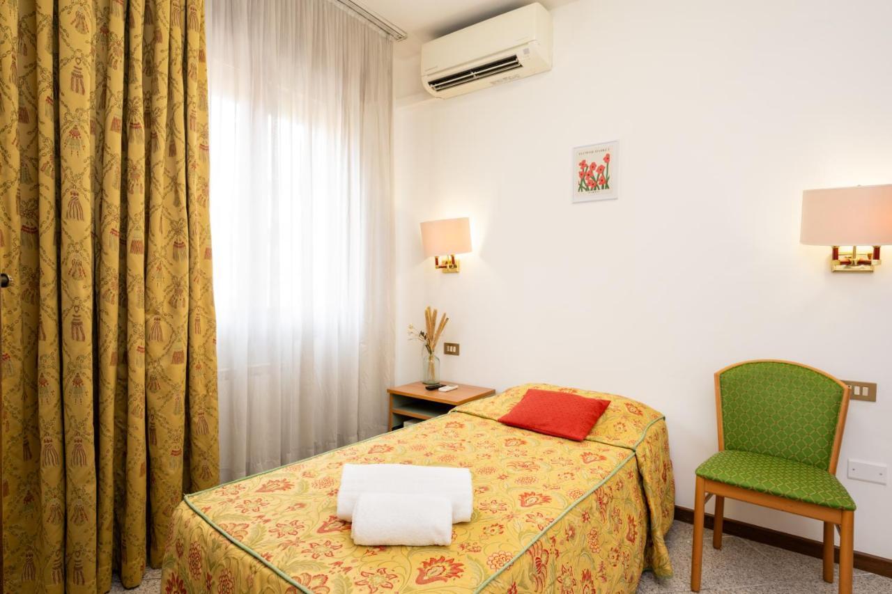 Camelia Rooms Venice Guesthouse Местре Экстерьер фото