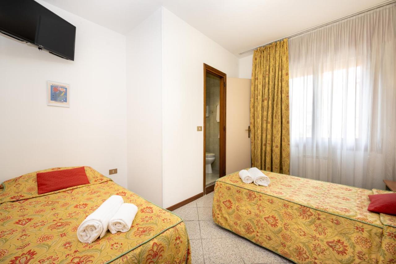 Camelia Rooms Venice Guesthouse Местре Экстерьер фото