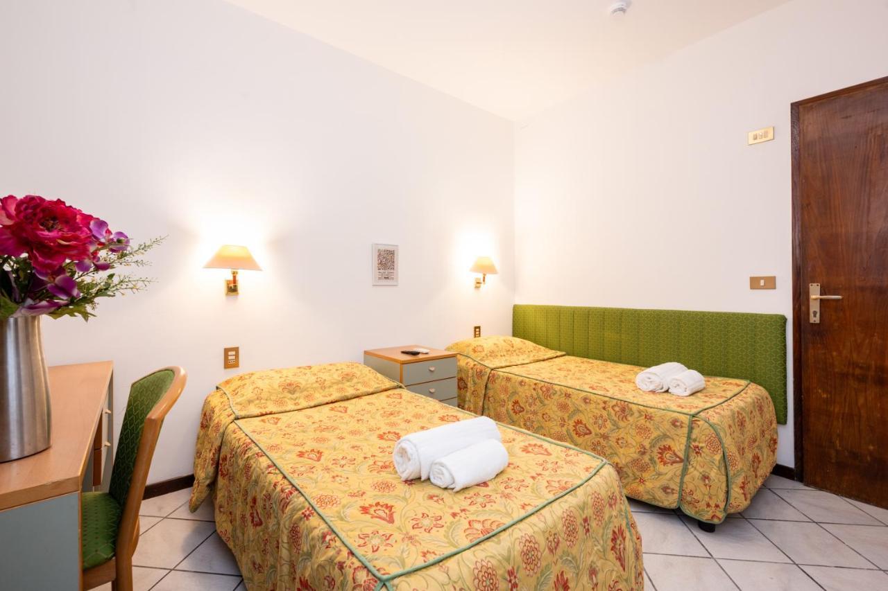 Camelia Rooms Venice Guesthouse Местре Экстерьер фото